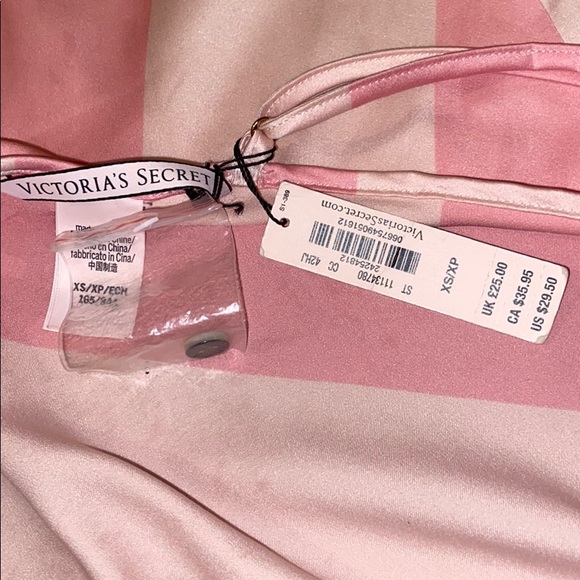 🆕 Victoria’s Secret Silk Sleep Top - Picture 7 of 7